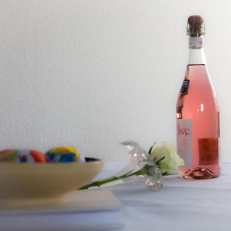 Ferienwohnungen-Neue-Tiefe-Wohnung-Kleiderbuegel Neue Tiefe Fehmarn Buitenkant foto