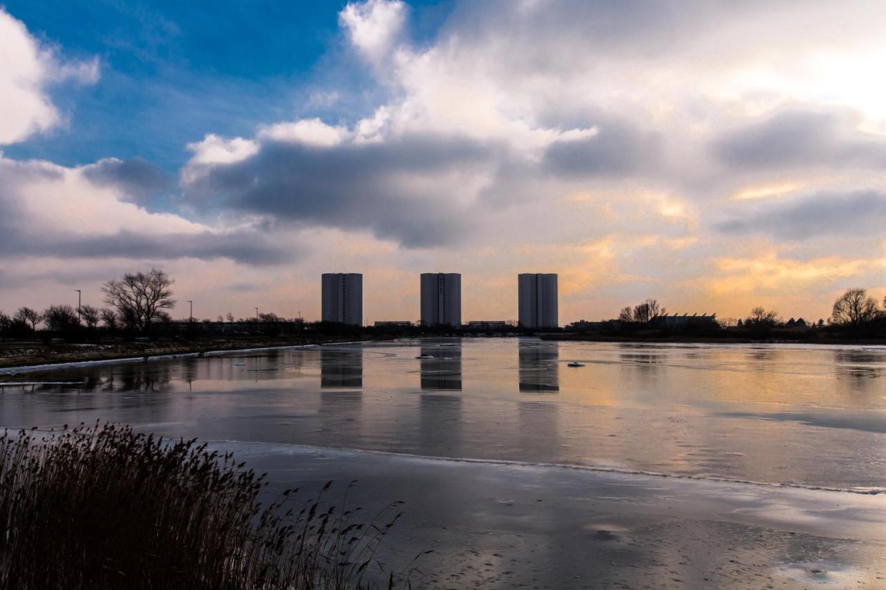 Ferienwohnungen-Neue-Tiefe-Wohnung-Kleiderbuegel Neue Tiefe Fehmarn Buitenkant foto